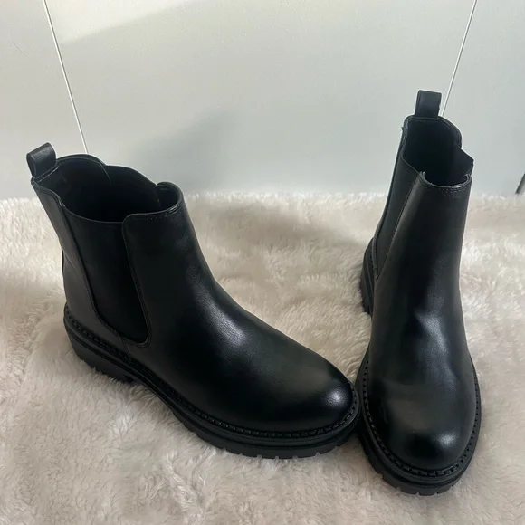 Black Women Block Heel Boots - Picture 4 of 16